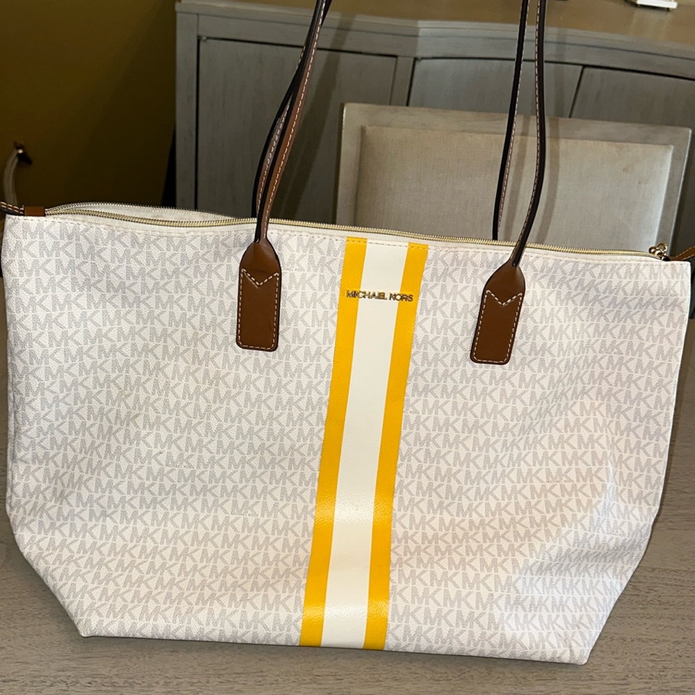 Michael Kors Travel Large Top Zip Tote